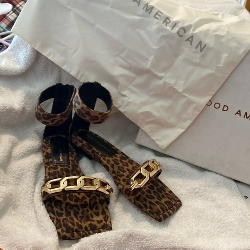 GOOD AMERICAN Ankle Strap Chain Leopard Print slim square toe sandals back zip 6